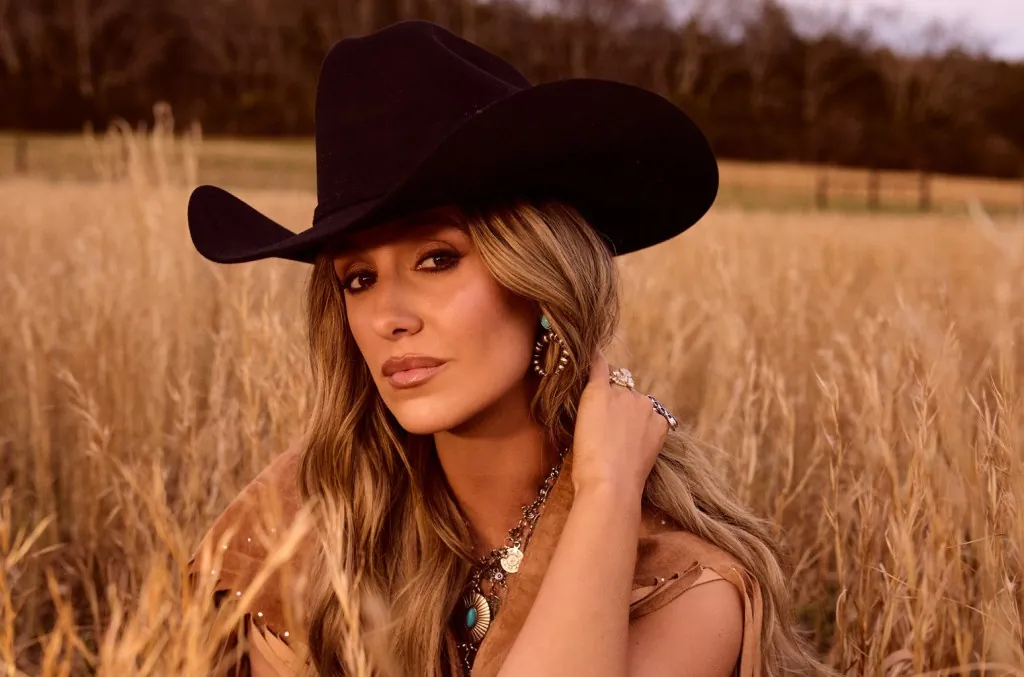 6-must-hear-new-country-songs:-lainey-wilson,-vincent-mason,-treaty-oak-revival-& more