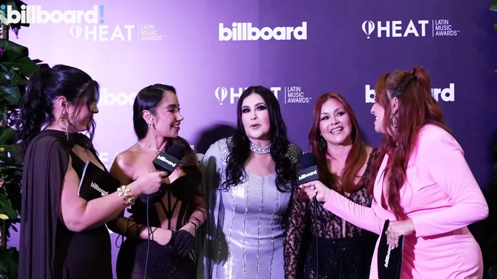 paola-jara,-arelys-henao-&-francy-on-how-they-created-“entre-tres,”-their-tour-|-premios-heat 2025