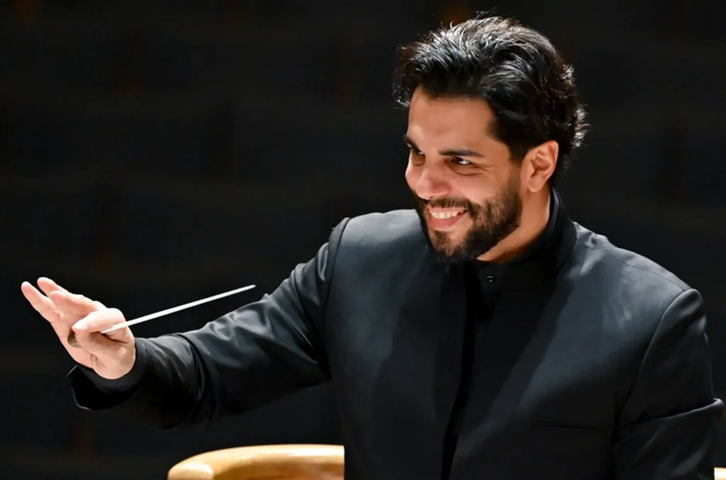la.-opera-names-domingo-hindoyan-as-next-music director