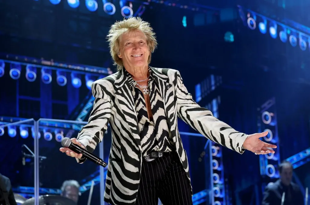 rod-stewart-cancels-additional-us.-tour-dates-due-to-illness:-‘i’m-devastated’