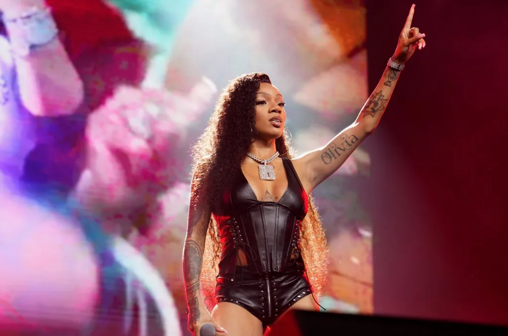 glorilla-stole-viral-catchphrase-‘all-natural,-no-bbl’-and-used-it-in-song-lyrics,-lawsuit claims