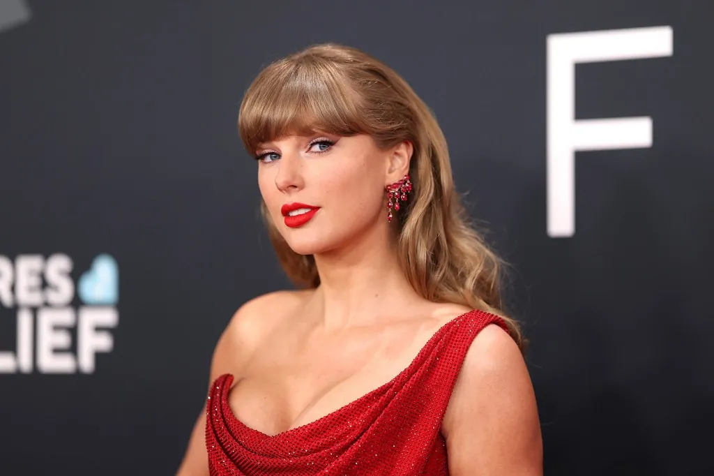 taylor-swift-curates-playlist-for-new-album-‘the-life-of-a showgirl’