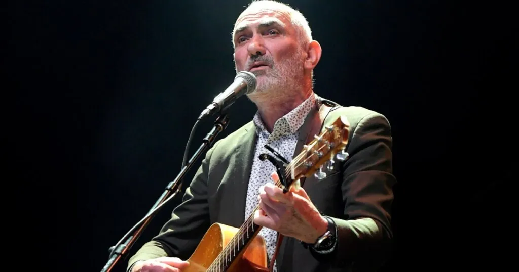 paul-kelly-announces-new-album,-shares-‘how-to-make-gravy’-sequel