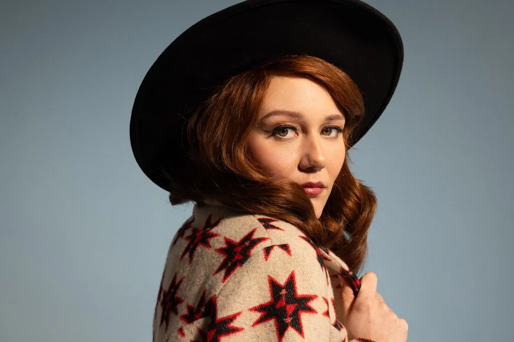 bluegrass-virtuoso-molly-tuttle-takes-a-bubbly-pop-turn:-‘i’ve-gravitated-towards-this-sound-that-is-a-little-less defined’