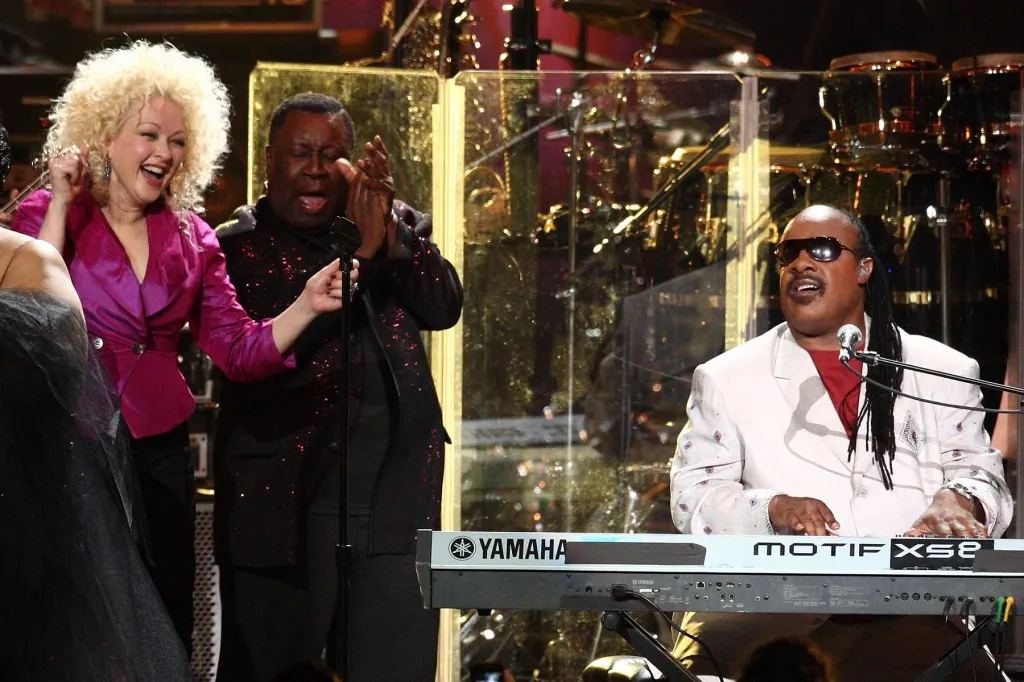 earth,-wind-&-fire-and-cyndi-lauper’s-music-to-be-celebrated-in-new-‘grammy-salute’ specials
