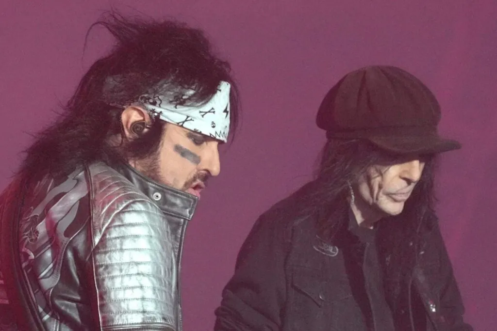 nikki-sixx-defends-motley-crue-from-mick-mars’-‘crazy-betrayal’