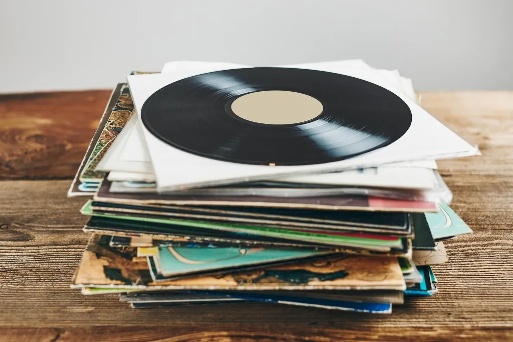 internet-archive-and-major-labels-settle-copyright-lawsuit-over-‘illegal’-record-digitizing project