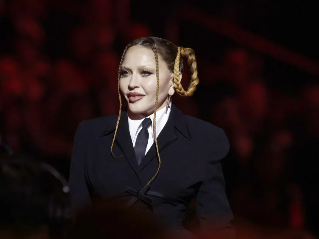 madonna-returns-to-warner,-new-lp-due-in-’26
