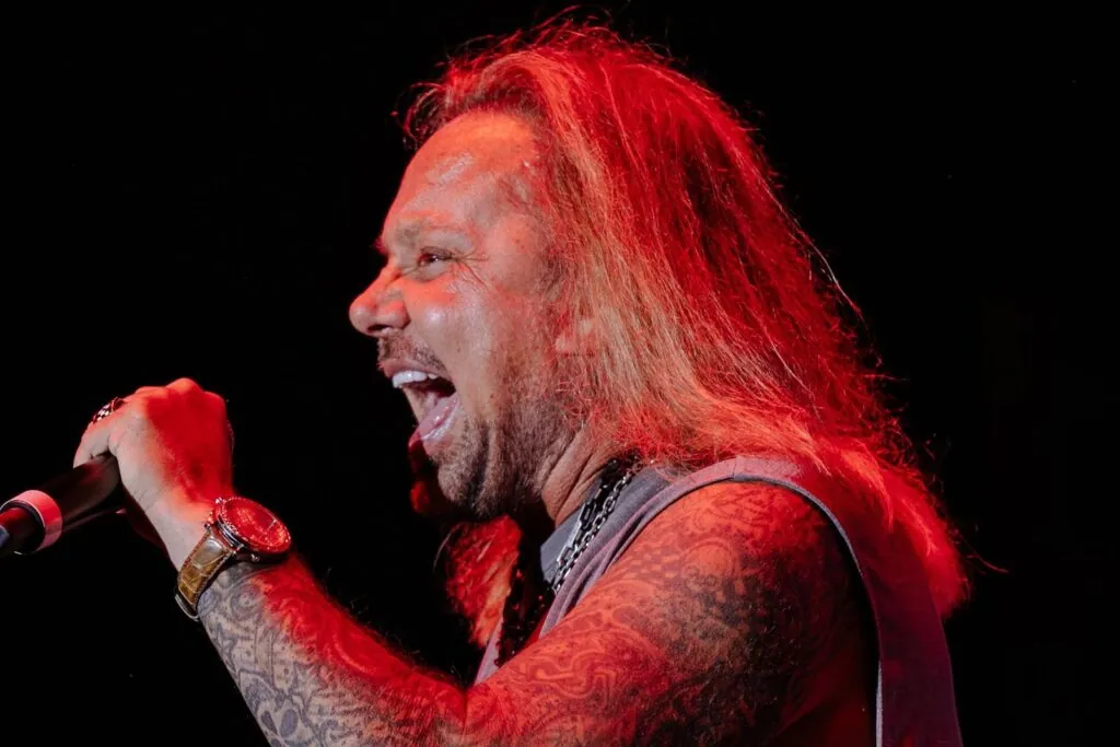 motley-crue’s-vince-neil-had-4-strokes,-not-1