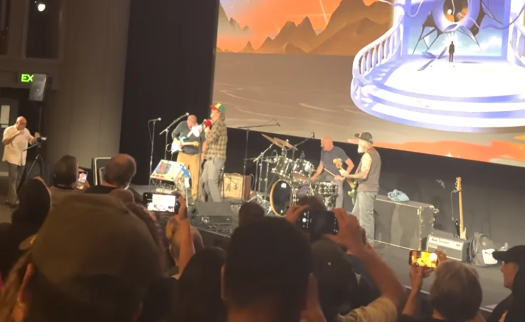 butthole-surfers-reunite-for-first-performance-in-eight-years