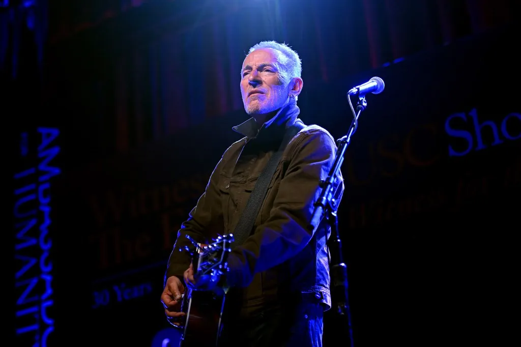 bruce-springsteen-isn’t-going-to-shy-away-from-criticizing-trump:-‘i-can’t-give-these-guys-a-free pass’