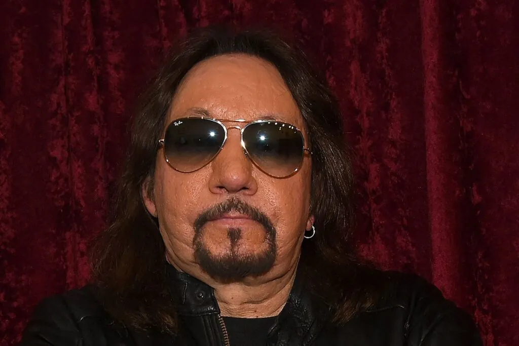 ace-frehley-cancels-performance-after-being-hospitalized