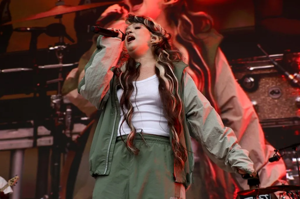 lola-young-drops-out-of-all-things-go-festival-in-dc.-after-collapsing-onstage-at-nyc show