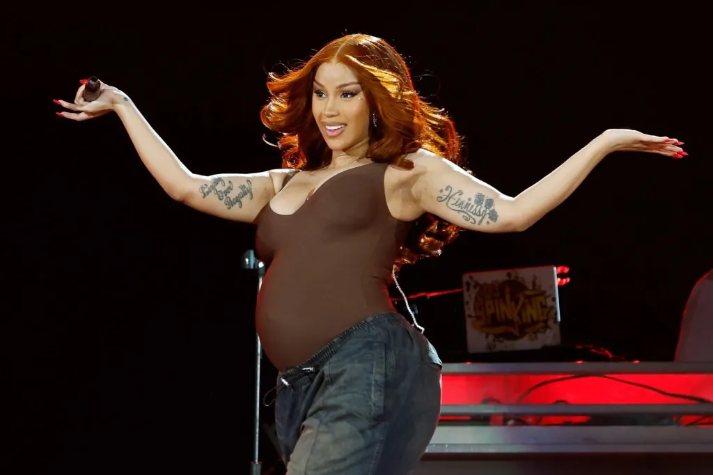 watch-cardi-b-bring-boss-energy-(and-very-pregnant-belly)-to-global-citizen-festival 2025