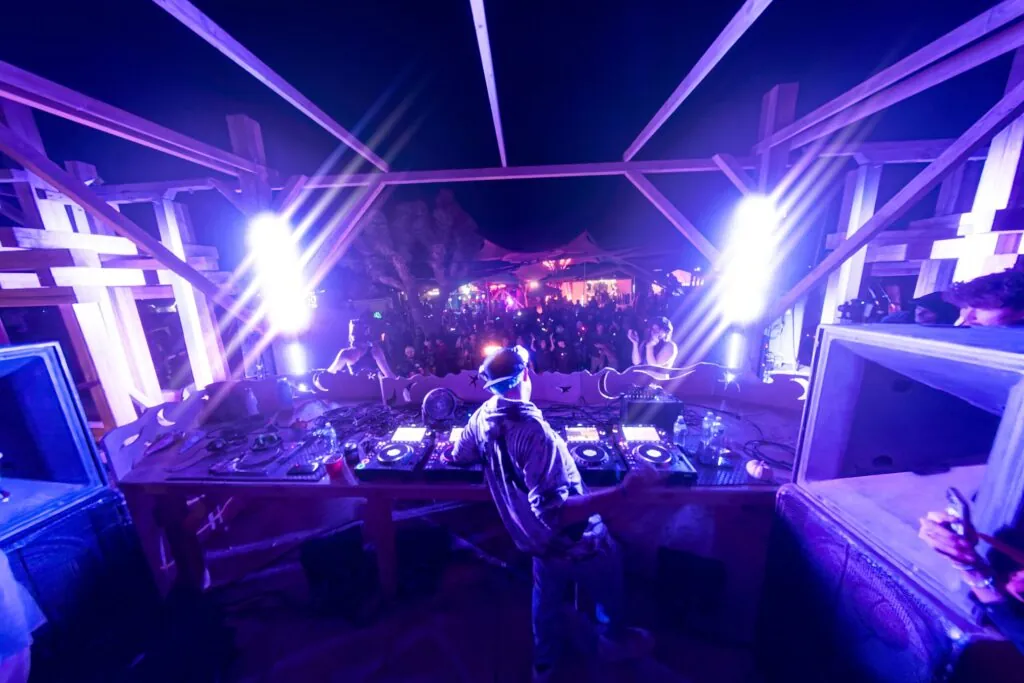 snapped:-indie-festival-phenom-off-the-grid-campout’s-10th-anniversary-(a-photo-essay)