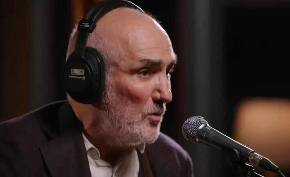 ‘i’m-a-kylie-minogue-fan.-who-isn’t?’-paul-kelly-goes-dance-for-‘like-a-version’