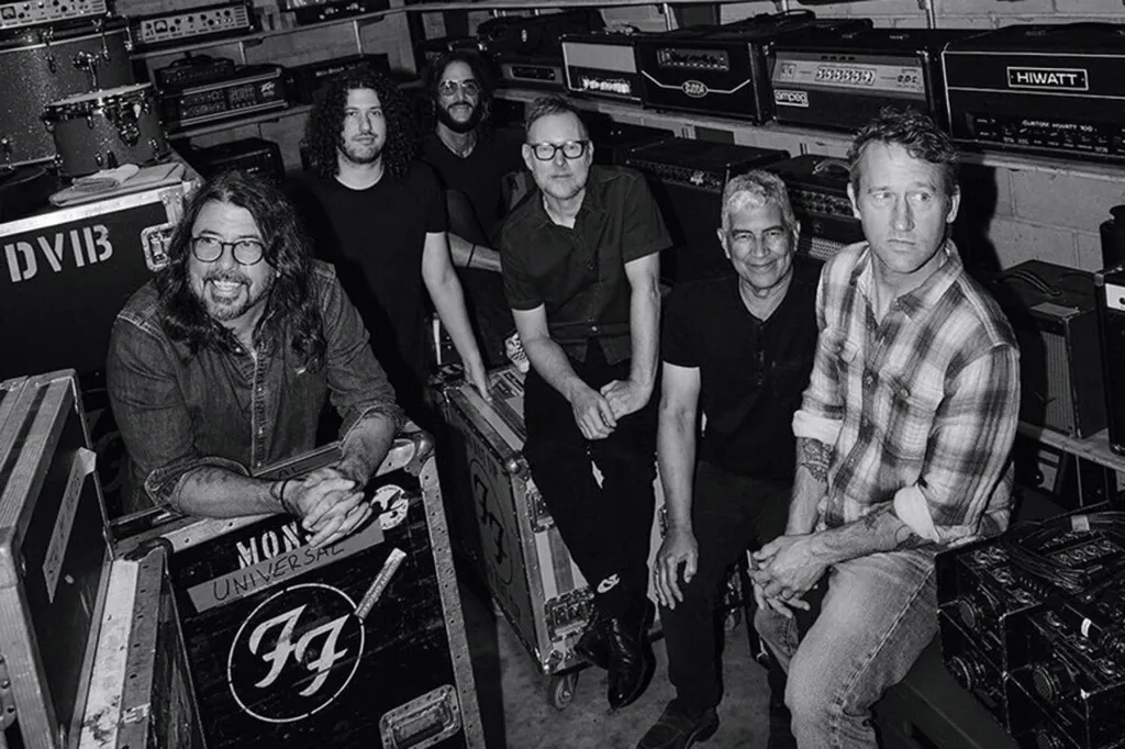 foo-fighters-extend-rock-&-alternative-airplay-no.-1-record-with-‘asking-for-a friend’